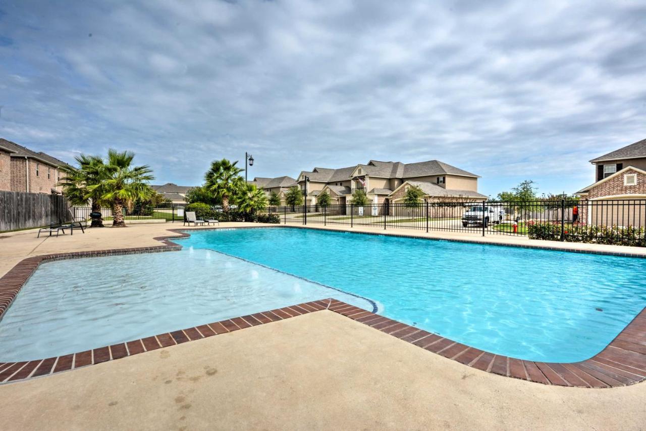 College Station Townhouse With Private Patio Villa ภายนอก รูปภาพ