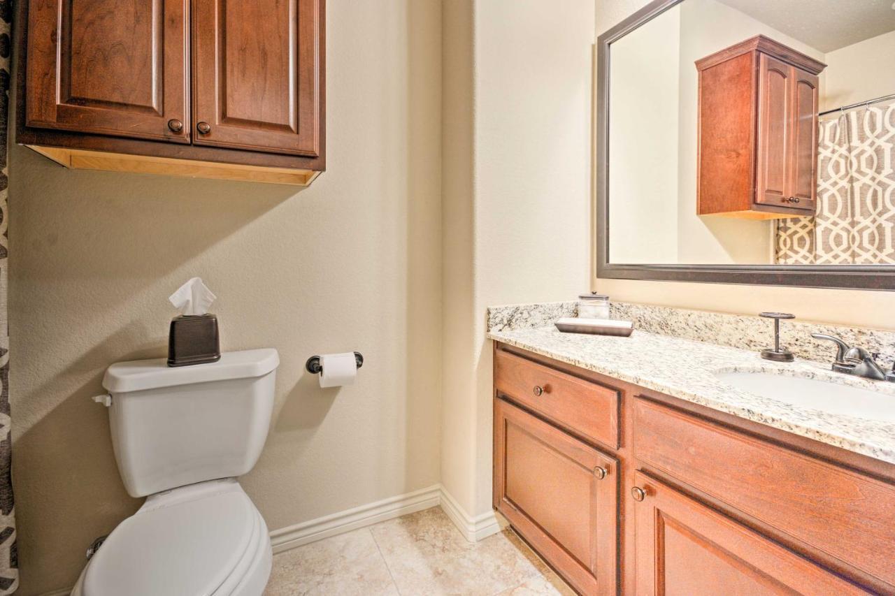 College Station Townhouse With Private Patio Villa ภายนอก รูปภาพ