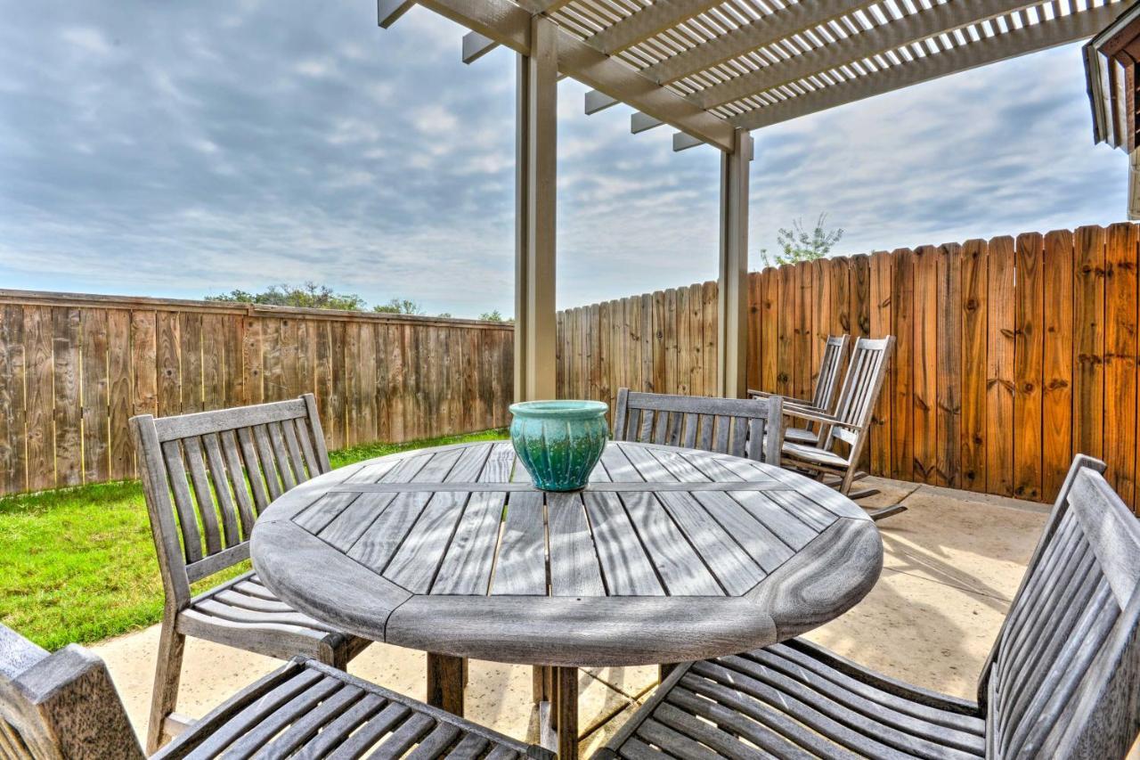 College Station Townhouse With Private Patio Villa ภายนอก รูปภาพ