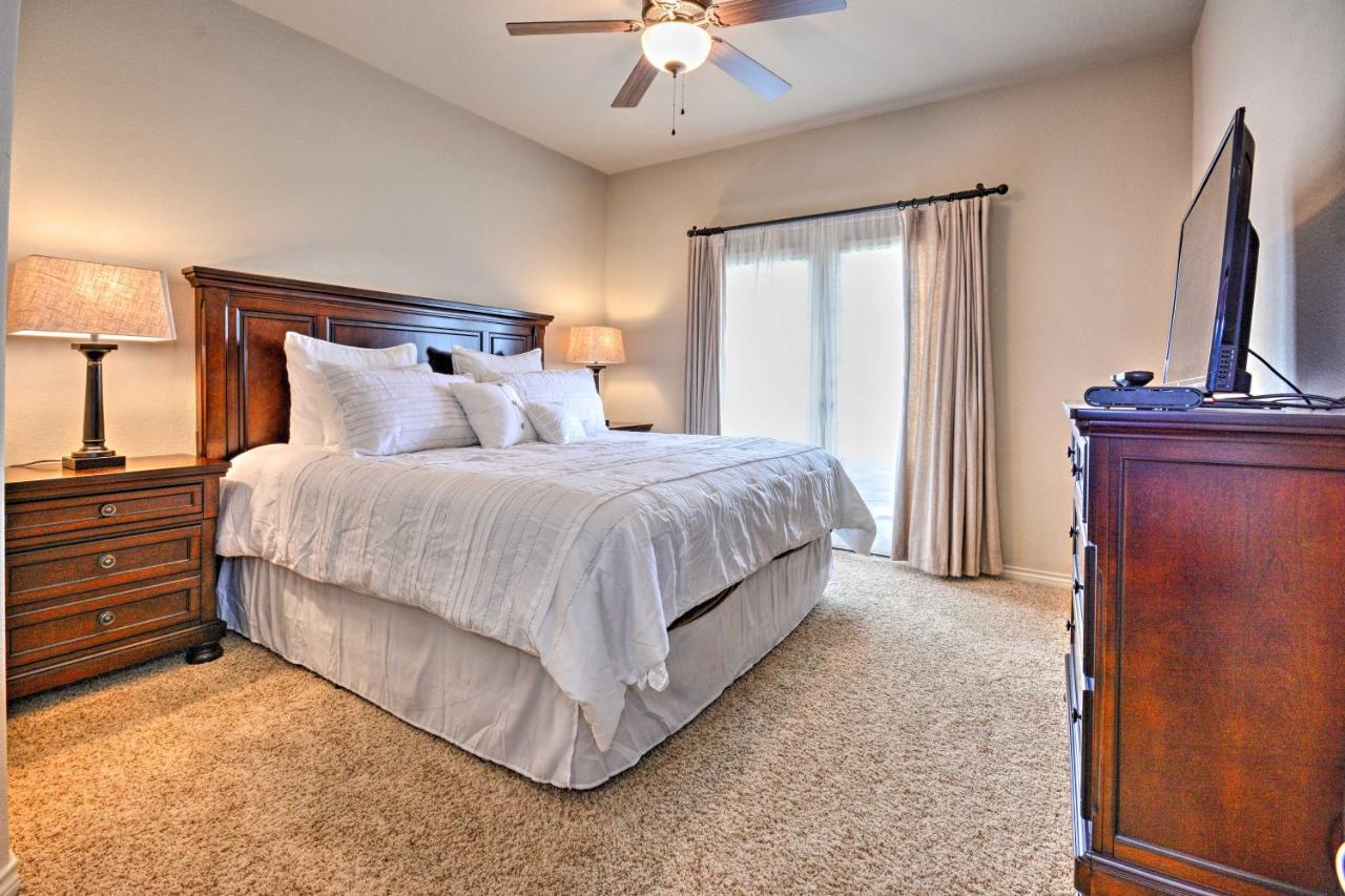 College Station Townhouse With Private Patio Villa ภายนอก รูปภาพ