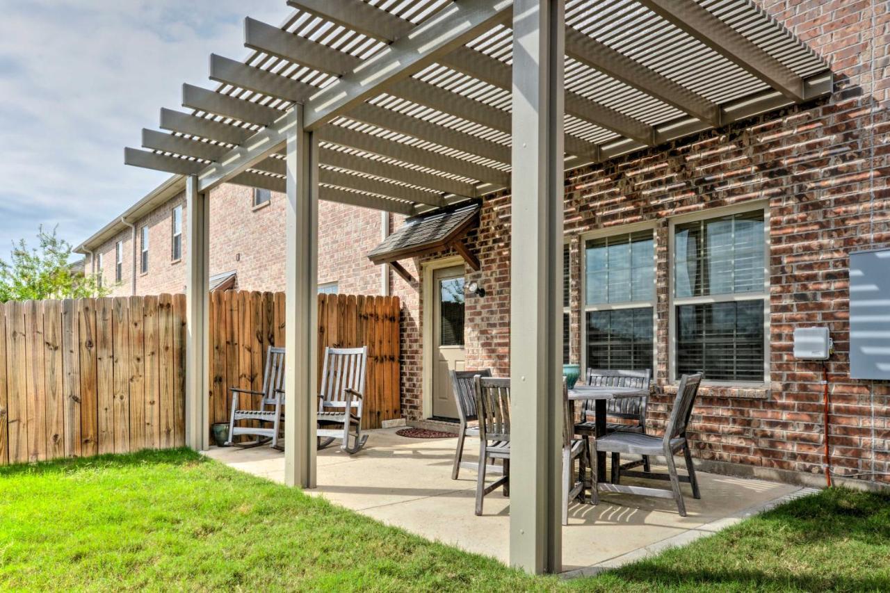 College Station Townhouse With Private Patio Villa ภายนอก รูปภาพ